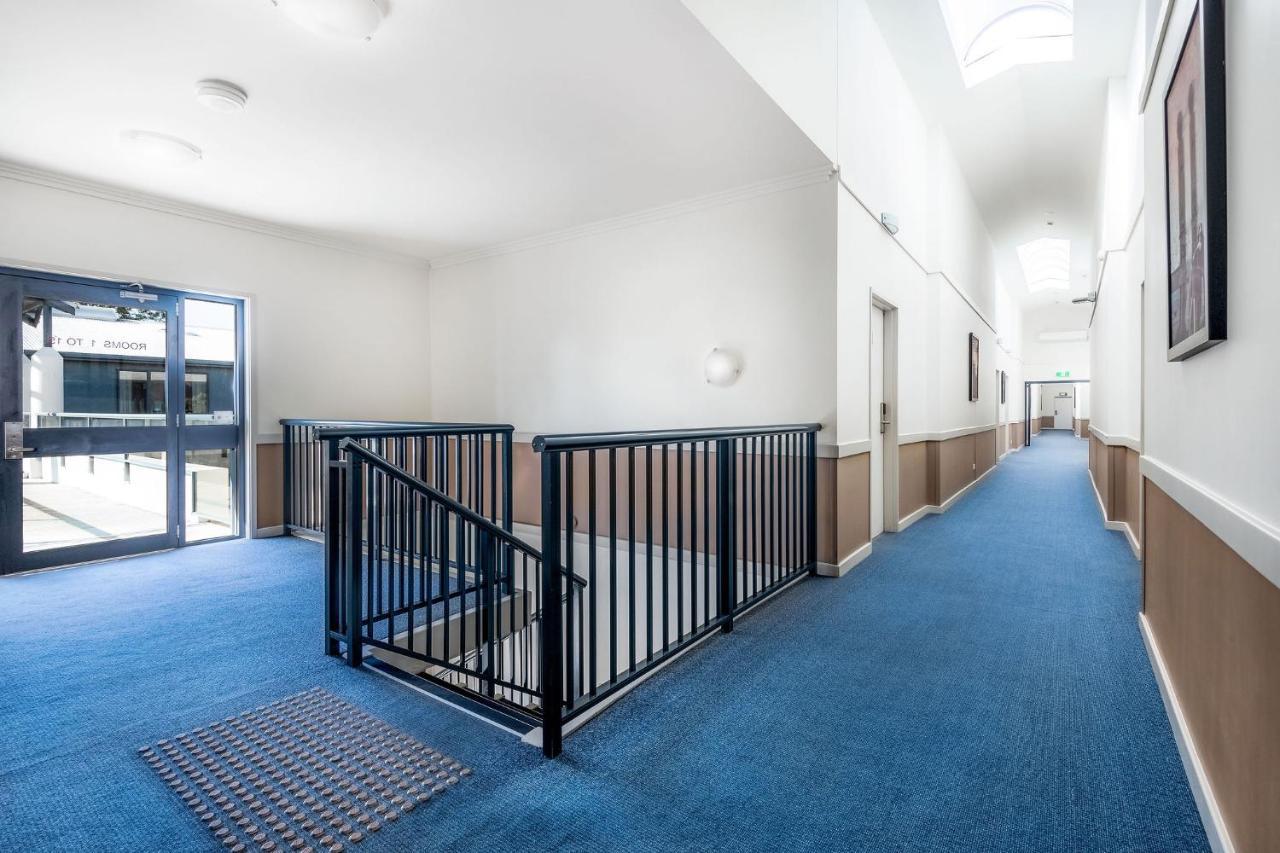 ווינדזור Hawkesbury Race Club Motel מראה חיצוני תמונה The interior of the new building