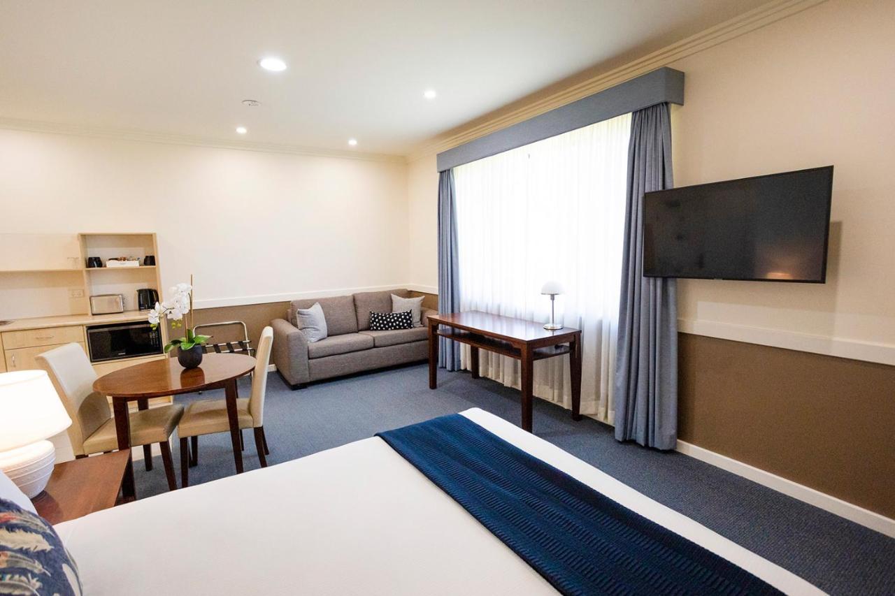 ווינדזור Hawkesbury Race Club Motel מראה חיצוני תמונה A suite at the hotel