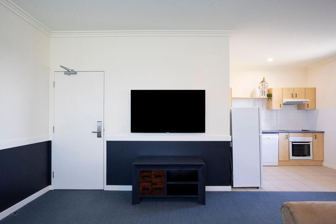 ווינדזור Hawkesbury Race Club Motel מראה חיצוני תמונה A typical apartment at the University of Western Australia