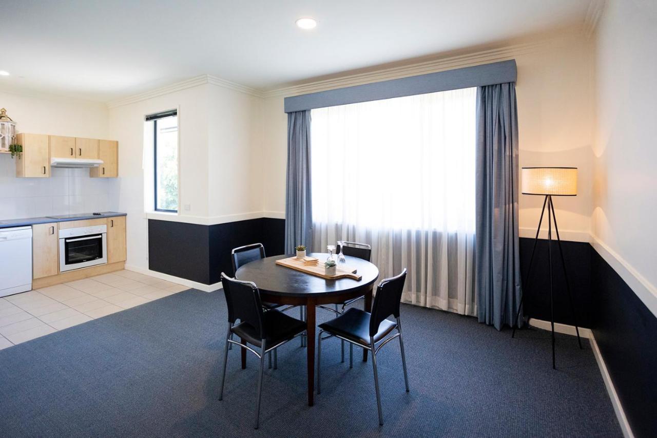 ווינדזור Hawkesbury Race Club Motel מראה חיצוני תמונה A typical apartment at the University of Western Australia