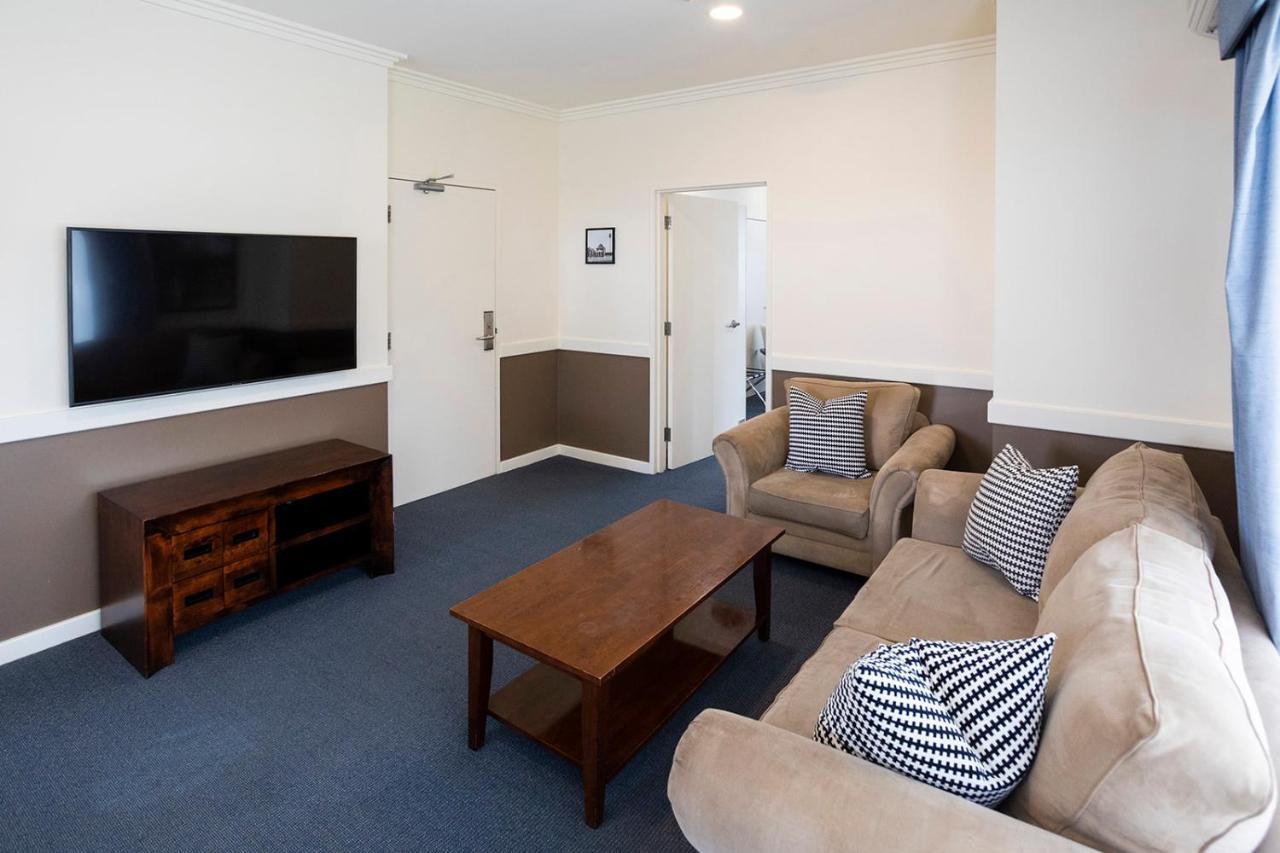 ווינדזור Hawkesbury Race Club Motel מראה חיצוני תמונה A common room at the University of New England